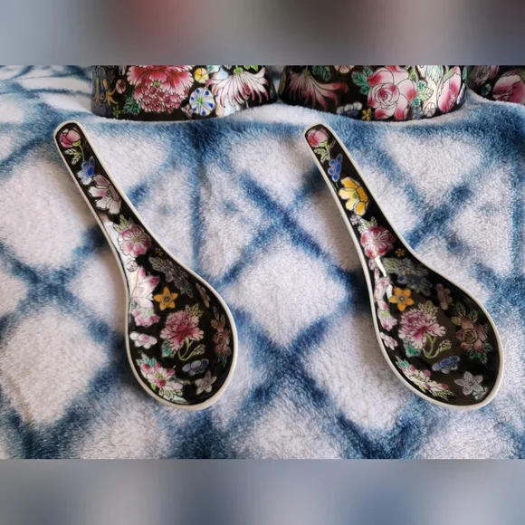 Jingdezhen 9 Peices Millefleur Famille Noire 4 Bowls, 4 Spoons & 1 Serving Spoon - Picture 12 of 12